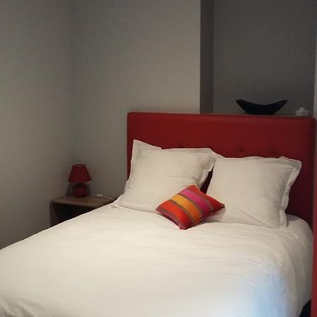 Le Logis D'Isabelle Aparthotel Аржантан Екстериор снимка