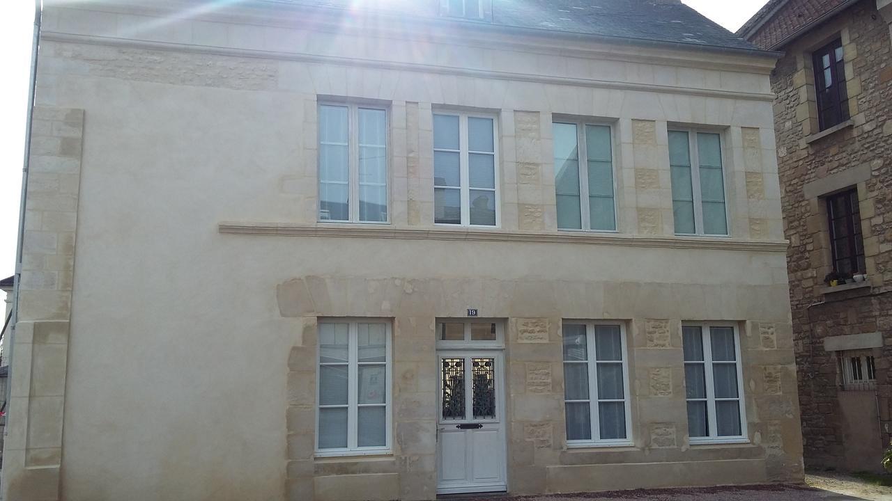 Le Logis D'Isabelle Aparthotel Аржантан Екстериор снимка