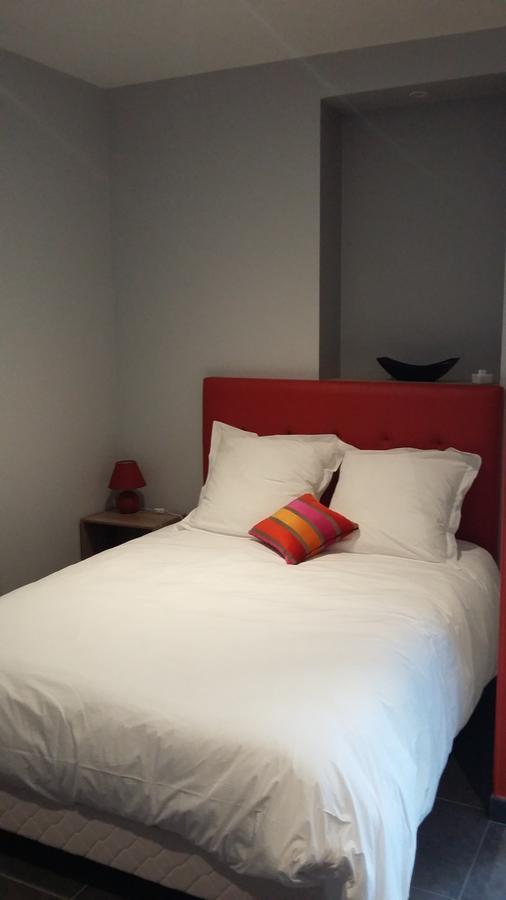 Le Logis D'Isabelle Aparthotel Аржантан Екстериор снимка